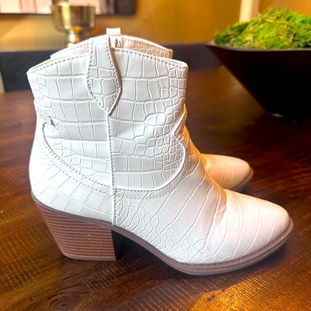 SUGAR White Croc Ankle Boots 👢